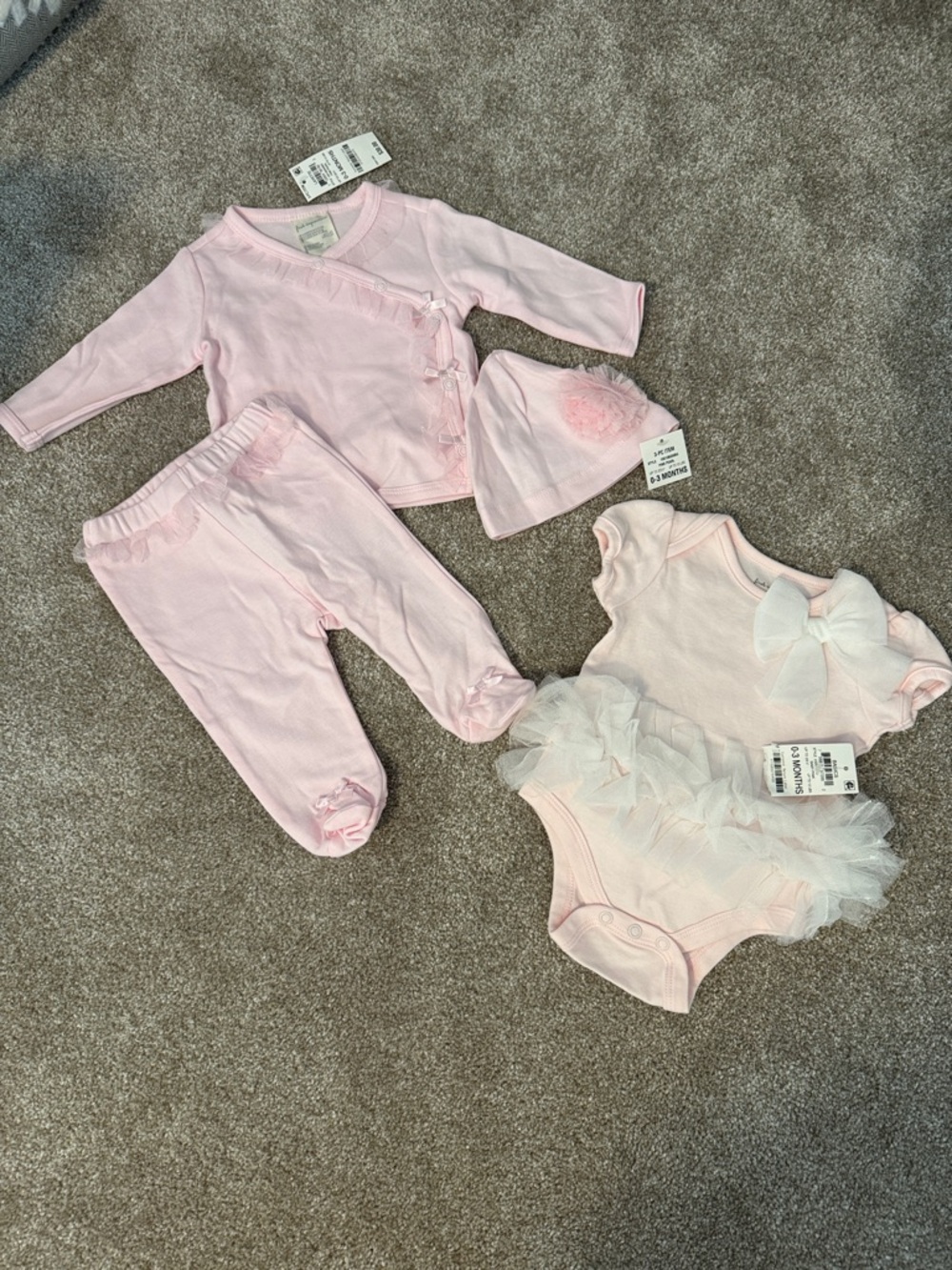 First Impressions Baby Girl outfit Bundle - Size 0-3m